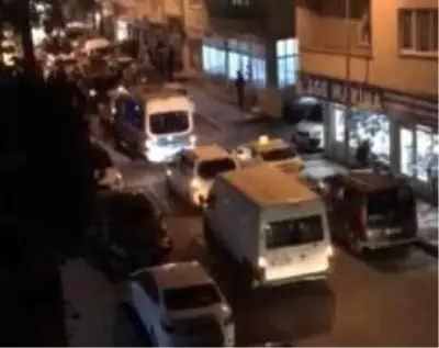 Sosyal mesafesiz halay 'bu kadarına da pes' dedirtti Sosyal mesafesiz halay 'bu kadarına da pes' dedirtti