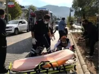 Otomobille çarpışan motosiklet sürücüsü kadın yaralandı Otomobille çarpışan motosiklet sürücüsü kadın yaralandı