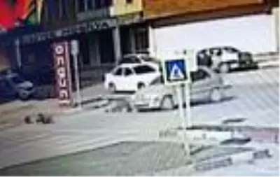 Son dakika haber! Otomobille çarpışan motosikletin sürücüsünün sürüklendiği kaza kamerada Son dakika haber! Otomobille çarpışan motosikletin sürücüsünün sürüklendiği kaza kamerada