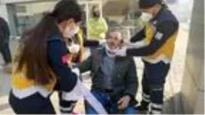 Son dakika haber! Otomobille çarpışan motosikletin sürücüsünün yaralandığı kaza kamerada Son dakika haber! Otomobille çarpışan motosikletin sürücüsünün yaralandığı kaza kamerada