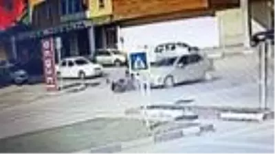 Son dakika haber! Otomobille çarpışan motosikletin sürücüsünün sürüklendiği kaza kamerada Son dakika haber! Otomobille çarpışan motosikletin sürücüsünün sürüklendiği kaza kamerada