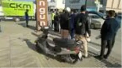 Son dakika haber! Otomobille çarpışan motosikletin sürücüsünün sürüklendiği kaza kamerada Son dakika haber! Otomobille çarpışan motosikletin sürücüsünün sürüklendiği kaza kamerada