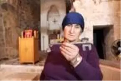 Papazı olmayan kilisenin 40 yıldır bakımını yapıp, ziyaretçileri karşılıyor Papazı olmayan kilisenin 40 yıldır bakımını yapıp, ziyaretçileri karşılıyor