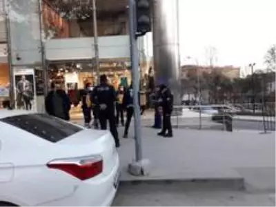 Pozitif vakalı şahıs karantinada olması gerekirken sokakta yakalandı Pozitif vakalı şahıs karantinada olması gerekirken sokakta yakalandı