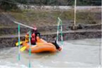 Rize'de, Doğu ve Güneydoğu Anadolu'dan gelen sporcuların eğlenceli rafting kampı Rize'de, Doğu ve Güneydoğu Anadolu'dan gelen sporcuların eğlenceli rafting kampı