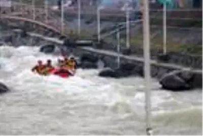 Rize'de, Doğu ve Güneydoğu Anadolu'dan gelen sporcuların eğlenceli rafting kampı Rize'de, Doğu ve Güneydoğu Anadolu'dan gelen sporcuların eğlenceli rafting kampı