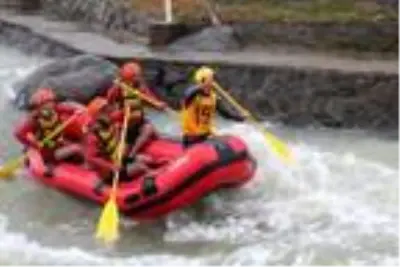 Rize'de, Doğu ve Güneydoğu Anadolu'dan gelen sporcuların eğlenceli rafting kampı Rize'de, Doğu ve Güneydoğu Anadolu'dan gelen sporcuların eğlenceli rafting kampı