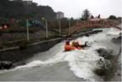 Rize'de, Doğu ve Güneydoğu Anadolu'dan gelen sporcuların eğlenceli rafting kampı Rize'de, Doğu ve Güneydoğu Anadolu'dan gelen sporcuların eğlenceli rafting kampı