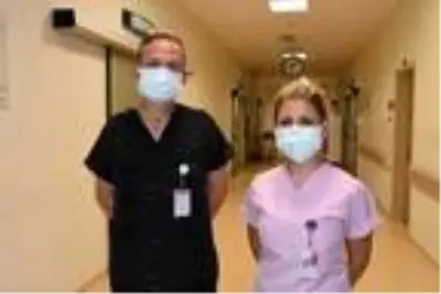 Sağlık çalışanları: Dışarıdakiler 1 maske takmazken, biz 3 maske ile çalışıyoruz Sağlık çalışanları: Dışarıdakiler 1 maske takmazken, biz 3 maske ile çalışıyoruz