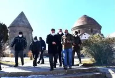 Saltuklu Yılı etkinlikleri öncesi tarihi eserlerin depreme karşı dayanıklılığı ölçülüyor Saltuklu Yılı etkinlikleri öncesi tarihi eserlerin depreme karşı dayanıklılığı ölçülüyor
