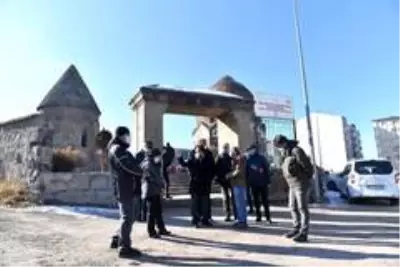Saltuklu Yılı etkinlikleri öncesi tarihi eserlerin depreme karşı dayanıklılığı ölçülüyor Saltuklu Yılı etkinlikleri öncesi tarihi eserlerin depreme karşı dayanıklılığı ölçülüyor