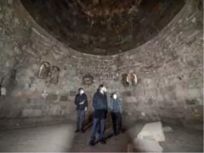 Saltuklu Yılı etkinlikleri öncesi tarihi eserlerin depreme karşı dayanıklılığı ölçülüyor Saltuklu Yılı etkinlikleri öncesi tarihi eserlerin depreme karşı dayanıklılığı ölçülüyor