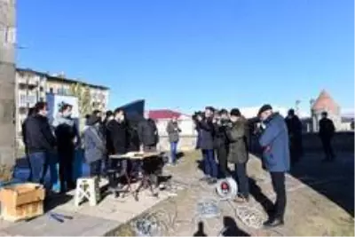 Saltuklu Yılı etkinlikleri öncesi tarihi eserlerin depreme karşı dayanıklılığı ölçülüyor Saltuklu Yılı etkinlikleri öncesi tarihi eserlerin depreme karşı dayanıklılığı ölçülüyor