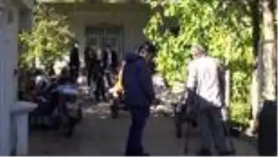 ŞANLIURFA - Engelli öğrencilere kışlık mont ve bot yardımı ŞANLIURFA - Engelli öğrencilere kışlık mont ve bot yardımı