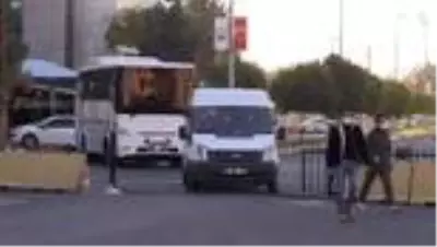 Şanlıurfa merkezli telefonda dolandırıcılık operasyonunda yakalanan 29 zanlı adliyede Şanlıurfa merkezli telefonda dolandırıcılık operasyonunda yakalanan 29 zanlı adliyede