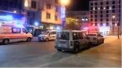 ŞİŞLİ'DE ÜNLÜ BİR OTELİN PENCERESİNDEN DÜŞEN KADIN YARALANDI ŞİŞLİ'DE ÜNLÜ BİR OTELİN PENCERESİNDEN DÜŞEN KADIN YARALANDI