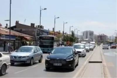 Sivas'ta araç sayısı 165 bine yaklaştı Sivas'ta araç sayısı 165 bine yaklaştı