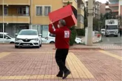 Sokakta üşüyen hayvanlar için barınaklar yaptılar Sokakta üşüyen hayvanlar için barınaklar yaptılar