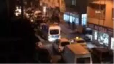 Sosyal mesafesiz halay 'bu kadarına da pes' dedirtti Sosyal mesafesiz halay 'bu kadarına da pes' dedirtti