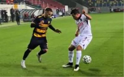 Süper Lig: MKE Ankaragücü: 0 Trabzonspor: 1 (İlk yarı) Süper Lig: MKE Ankaragücü: 0 Trabzonspor: 1 (İlk yarı)