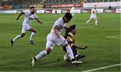 Süper Lig: MKE Ankaragücü: 0 Trabzonspor: 1 (İlk yarı) Süper Lig: MKE Ankaragücü: 0 Trabzonspor: 1 (İlk yarı)