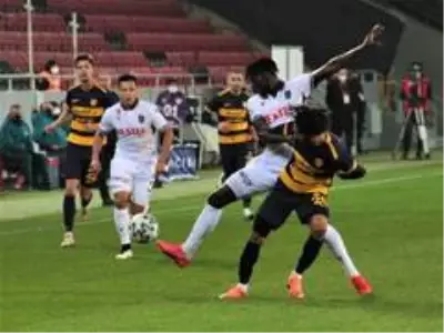 Süper Lig: MKE Ankaragücü: 0 Trabzonspor: 1 (İlk yarı) Süper Lig: MKE Ankaragücü: 0 Trabzonspor: 1 (İlk yarı)