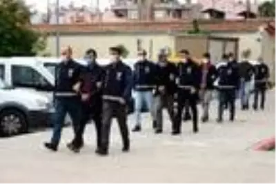 Tarla parası nedeniyle kaçırdıkları çiftçiyi, bilardo sopalarıyla döverek öldürdüler Tarla parası nedeniyle kaçırdıkları çiftçiyi, bilardo sopalarıyla döverek öldürdüler