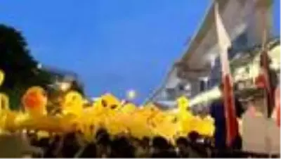Son dakika haberi... Tayland'da muhalifler darbe iddialarına karşı sokaklara indi Son dakika haberi... Tayland'da muhalifler darbe iddialarına karşı sokaklara indi