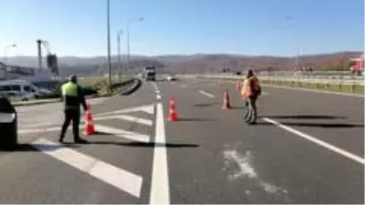 Tırın alev aldığı Bolu Dağı tüneli İstanbul istikameti ulaşıma kapatıldı Tırın alev aldığı Bolu Dağı tüneli İstanbul istikameti ulaşıma kapatıldı