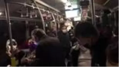 Toplu taşıma araçlarında ve duraklarda yolcu yoğunluğu Toplu taşıma araçlarında ve duraklarda yolcu yoğunluğu