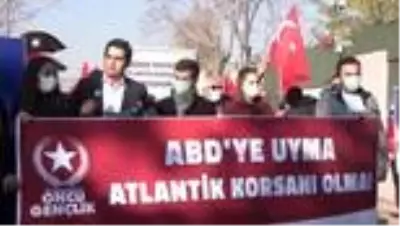 Türk gemisine korsan baskın Almanya Büyükelçiliği önünde protesto edildi Türk gemisine korsan baskın Almanya Büyükelçiliği önünde protesto edildi