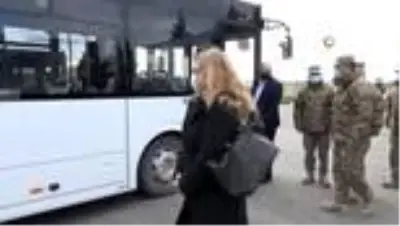 Türkiye'den Gürcistan ordusuna özel otobüs ve zırhlı iş makinesi bağışı Türkiye'den Gürcistan ordusuna özel otobüs ve zırhlı iş makinesi bağışı