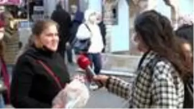 Son dakika haberi: Vakaların arttığı Samsun'da cadde ve sokaklar dolu; kamerayı gören maskesini düzeltti Son dakika haberi: Vakaların arttığı Samsun'da cadde ve sokaklar dolu; kamerayı gören maskesini düzeltti