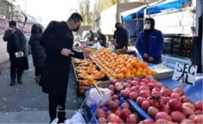 Son dakika haberi... Valiyi pazarda gören esnafın şaşkınlığı Son dakika haberi... Valiyi pazarda gören esnafın şaşkınlığı