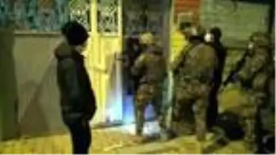 Van merkezli PKK/KCK terör örgütünün gençlik yapılanmasına operasyon: 19 gözaltı Van merkezli PKK/KCK terör örgütünün gençlik yapılanmasına operasyon: 19 gözaltı