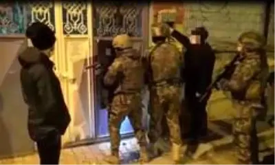 Van merkezli PKK/KCK terör örgütünün gençlik yapılanmasına operasyon: 19 gözaltı Van merkezli PKK/KCK terör örgütünün gençlik yapılanmasına operasyon: 19 gözaltı