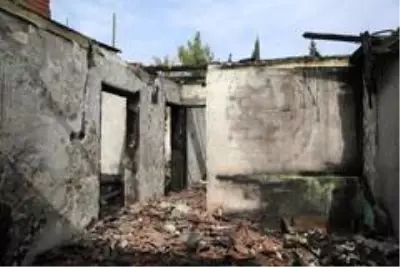 Son dakika haberi | Yangında evlerini kaybeden ailenin yaralarını Pamukkale Belediyesi sardı Son dakika haberi | Yangında evlerini kaybeden ailenin yaralarını Pamukkale Belediyesi sardı