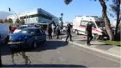Son dakika haberleri: Yeni doğan bebeği taşıyan ambulans otomobille çarpıştı; baba kazanın şokunu yaşadı Son dakika haberleri: Yeni doğan bebeği taşıyan ambulans otomobille çarpıştı; baba kazanın şokunu yaşadı