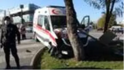Son dakika haberleri: Yeni doğan bebeği taşıyan ambulans otomobille çarpıştı; baba kazanın şokunu yaşadı Son dakika haberleri: Yeni doğan bebeği taşıyan ambulans otomobille çarpıştı; baba kazanın şokunu yaşadı