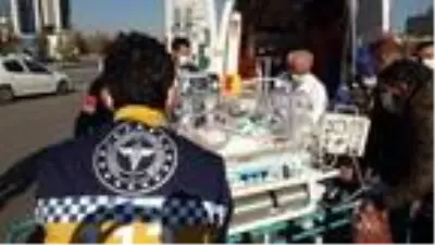 Son dakika haberleri: Yeni doğan bebeği taşıyan ambulans otomobille çarpıştı; baba kazanın şokunu yaşadı Son dakika haberleri: Yeni doğan bebeği taşıyan ambulans otomobille çarpıştı; baba kazanın şokunu yaşadı