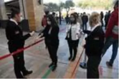 Son dakika haber! Yoğunluğun yaşandığı AVM'de 'Efsane Cuma' denetimi Son dakika haber! Yoğunluğun yaşandığı AVM'de 'Efsane Cuma' denetimi
