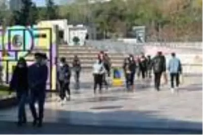 Son dakika haber! Yoğunluğun yaşandığı AVM'de 'Efsane Cuma' denetimi Son dakika haber! Yoğunluğun yaşandığı AVM'de 'Efsane Cuma' denetimi