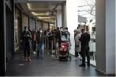 Son dakika haber! Yoğunluğun yaşandığı AVM'de 'Efsane Cuma' denetimi Son dakika haber! Yoğunluğun yaşandığı AVM'de 'Efsane Cuma' denetimi