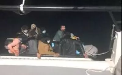 17 düzensiz göçmen kurtarıldı 17 düzensiz göçmen kurtarıldı