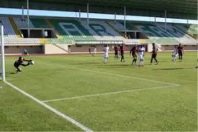 Çarşambaspor, İçel İdman Yurdu'na 1-0 mağlup oldu Çarşambaspor, İçel İdman Yurdu'na 1-0 mağlup oldu