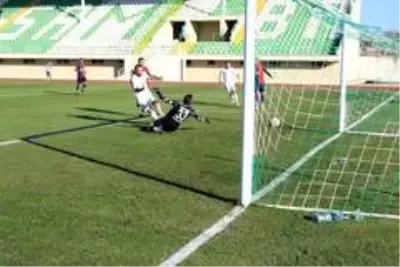 Çarşambaspor, İçel İdman Yurdu'na 1-0 mağlup oldu Çarşambaspor, İçel İdman Yurdu'na 1-0 mağlup oldu
