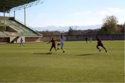 Çarşambaspor, İçel İdman Yurdu'na 1-0 mağlup oldu Çarşambaspor, İçel İdman Yurdu'na 1-0 mağlup oldu
