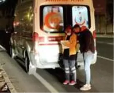 50 metre sürüklenerek takla atan araçtan burnu bile kanamadan kurtuldu 50 metre sürüklenerek takla atan araçtan burnu bile kanamadan kurtuldu
