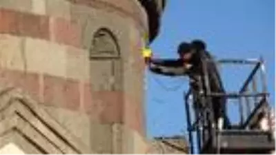 800 yıllık Üç Kümbetler'in hareketliliği sensörlerle inceleniyor 800 yıllık Üç Kümbetler'in hareketliliği sensörlerle inceleniyor