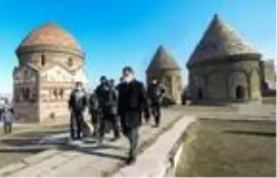 800 yıllık Üç Kümbetler'in hareketliliği sensörlerle inceleniyor 800 yıllık Üç Kümbetler'in hareketliliği sensörlerle inceleniyor